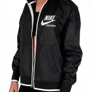 Nike Wmns Archive1 sportswear wind-runner jacket